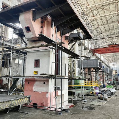 Screw press production workshop